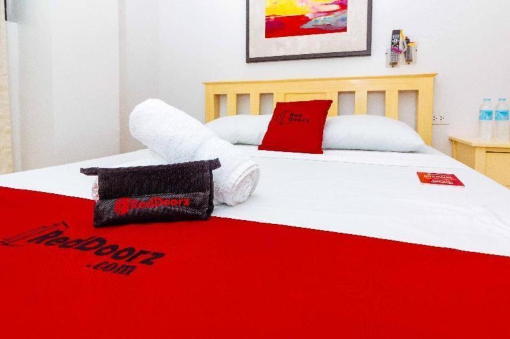 เรดดอร์ซ เนียร์ เซบู เมโทรโปลิแตน คาทีดราล Hotel Cebu ภายนอก รูปภาพ