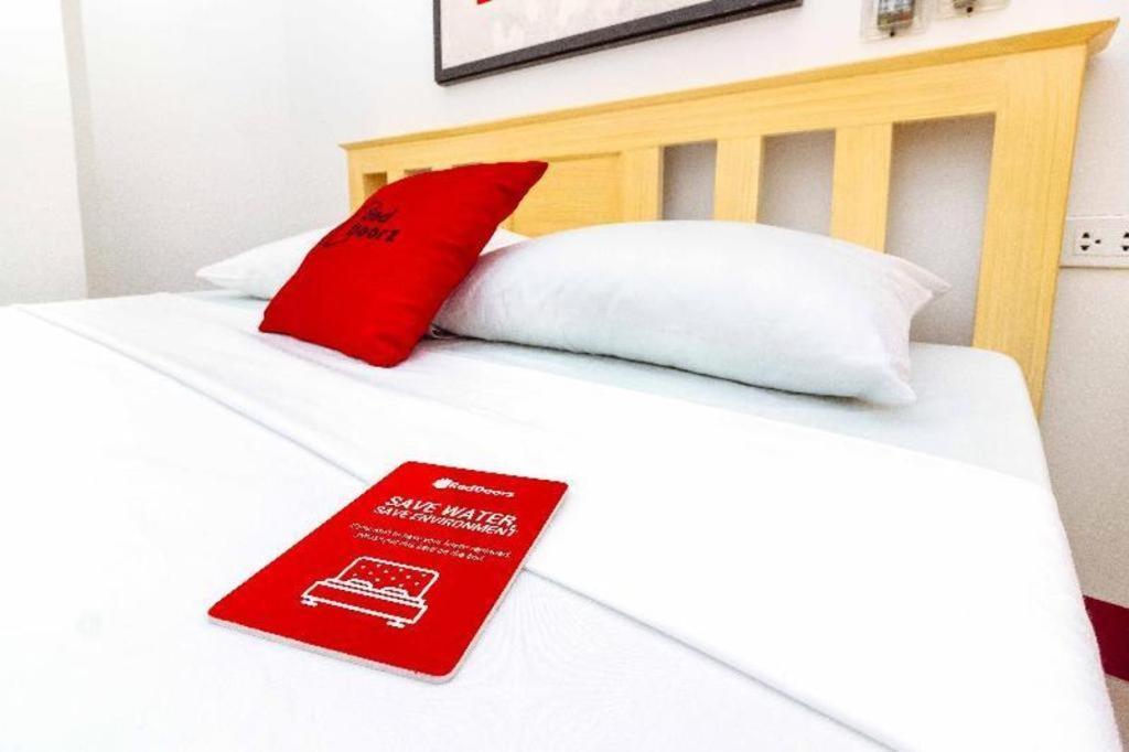 เรดดอร์ซ เนียร์ เซบู เมโทรโปลิแตน คาทีดราล Hotel Cebu ภายนอก รูปภาพ
